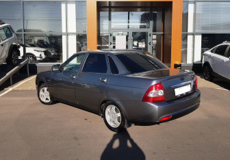 Подержанный автомобиль LADA (ВАЗ) Priora Sedan 2008 года (7 фото)