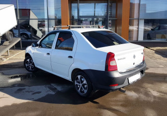 Подержанный автомобиль Renault Logan Sedan 2014 года (7 фото)