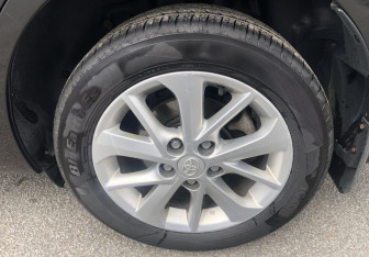 Подержанный автомобиль Toyota Corolla Sedan 2013 года (17 фото)