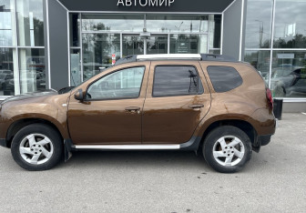 Подержанный автомобиль Renault Duster 2016 года (8 фото)