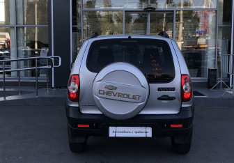 Подержанный автомобиль Chevrolet Niva 2018 года (6 фото)