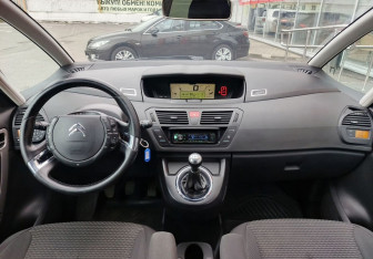 Подержанный автомобиль Citroen C4 Picasso 2011 года (15 фото)