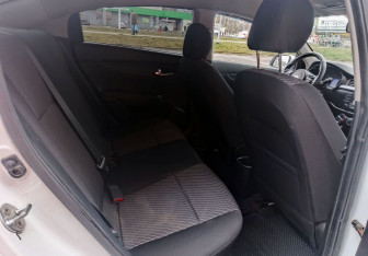 Подержанный автомобиль Kia Rio Sedan 2019 года (16 фото)