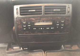 Подержанный автомобиль Toyota Land Cruiser Suv 2013 года (18 фото)