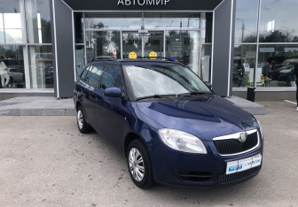 Подержанный автомобиль Skoda Fabia Wagon 2009 года (3 фото)