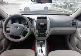 Подержанный автомобиль Kia Cerato Sedan 2008 года (12 фото)
