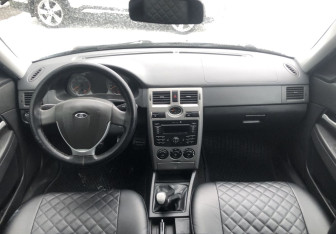 Подержанный автомобиль LADA (ВАЗ) Priora Sedan 2013 года (10 фото)