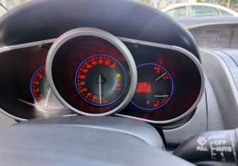 Подержанный автомобиль Mazda CX-7 2011 года (12 фото)