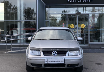 Подержанный автомобиль Volkswagen Bora Sedan 1998 года (2 фото)