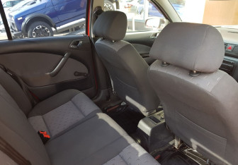 Подержанный автомобиль Skoda Octavia Liftback 2006 года (10 фото)