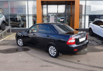 Подержанный автомобиль LADA (ВАЗ) Priora Sedan 2010 года (7 фото)