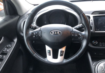 Подержанный автомобиль Kia Sportage 2011 года (12 фото)