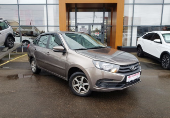 Подержанный автомобиль LADA (ВАЗ) Granta Hatchback 2019 года (3 фото)