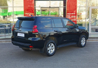 Подержанный автомобиль Toyota Land Cruiser Prado 2019 года (5 фото)