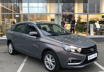 Подержанный автомобиль LADA (ВАЗ) Vesta Wagon 2019 года (3 фото)