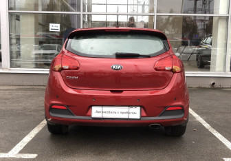 Подержанный автомобиль Kia Ceed Hatchback 2014 года (6 фото)