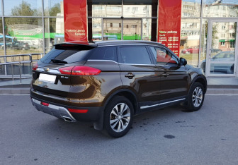 Подержанный автомобиль Geely Atlas 2019 года (5 фото)