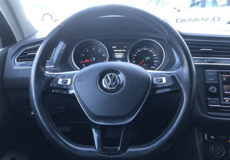 Подержанный автомобиль Volkswagen Tiguan 2017 года (12 фото)