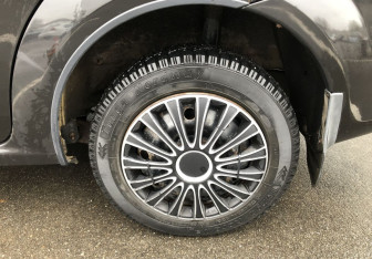 Подержанный автомобиль Renault Logan Sedan 2012 года (13 фото)