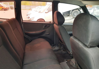 Подержанный автомобиль Chevrolet Niva 2007 года (10 фото)