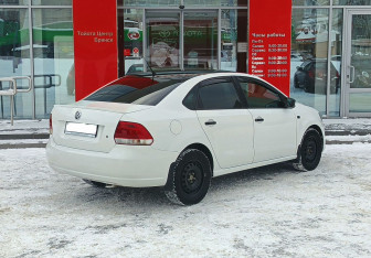 Подержанный автомобиль Volkswagen Polo Sedan 2011 года (5 фото)