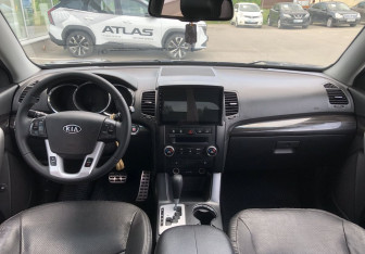 Подержанный автомобиль Kia Sorento 2012 года (10 фото)