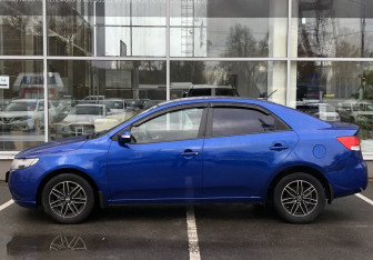 Подержанный автомобиль Kia Cerato Sedan 2010 года (8 фото)