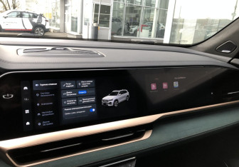 Подержанный автомобиль Geely Monjaro 2023 года (15 фото)