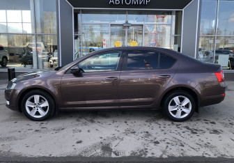Подержанный автомобиль Skoda Octavia Liftback 2014 года (8 фото)