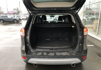 Подержанный автомобиль Ford Kuga 2016 года (9 фото)