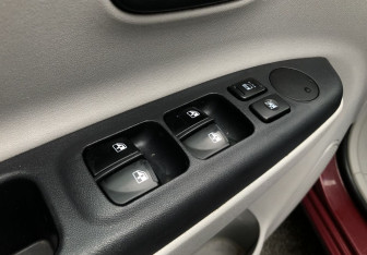 Подержанный автомобиль Hyundai Verna Sedan 2007 года (13 фото)