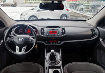 Подержанный автомобиль Kia Sportage 2011 года (15 фото)