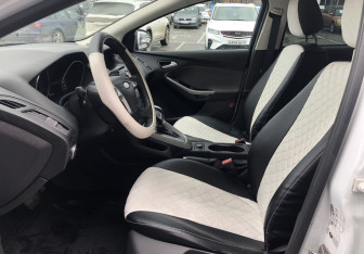 Подержанный автомобиль Ford Focus Sedan 2013 года (9 фото)