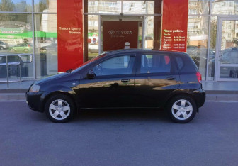 Подержанный автомобиль Chevrolet Aveo Hatchback 2007 года (8 фото)