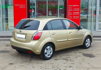 Подержанный автомобиль Kia Rio Hatchback 2011 года (5 фото)