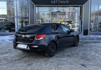 Подержанный автомобиль Chevrolet Cruze Hatchback 2013 года (5 фото)