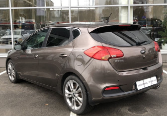 Подержанный автомобиль Kia Ceed Hatchback 2013 года (7 фото)