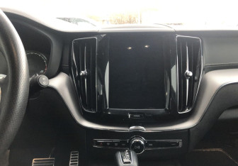 Подержанный автомобиль Volvo XC60 2018 года (14 фото)