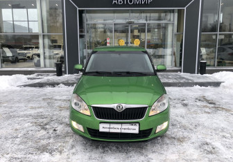 Подержанный автомобиль Skoda Fabia Hatchback 2011 года (2 фото)