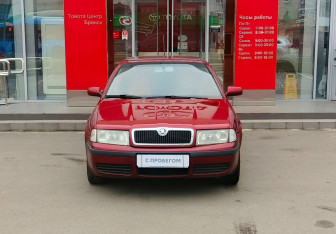 Подержанный автомобиль Skoda Octavia Liftback 2006 года (2 фото)