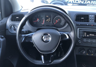 Подержанный автомобиль Volkswagen Polo Sedan 2015 года (12 фото)