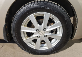 Подержанный автомобиль Hyundai Solaris Sedan 2011 года (12 фото)