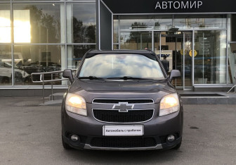 Подержанный автомобиль Chevrolet Orlando 2013 года (2 фото)