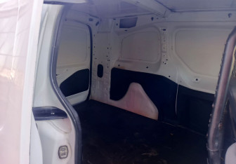 Подержанный автомобиль Peugeot Partner 2013 года (16 фото)