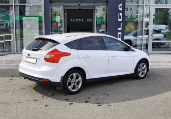 Подержанный автомобиль Ford Focus Hatchback 2012 года (5 фото)