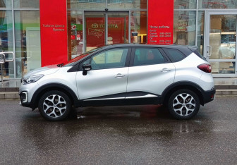 Подержанный автомобиль Renault Kaptur 2019 года (8 фото)