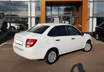 Подержанный автомобиль LADA (ВАЗ) Granta Sedan 2021 года (5 фото)