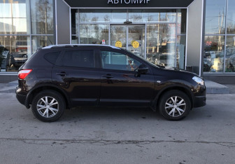 Подержанный автомобиль Nissan Qashqai 2011 года (4 фото)
