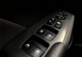 Подержанный автомобиль Hyundai Solaris Sedan 2017 года (12 фото)