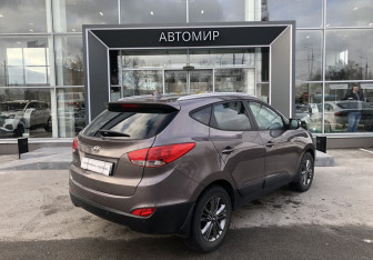 Подержанный автомобиль Hyundai ix35 2014 года (5 фото)